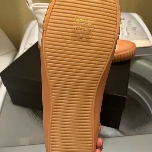 [NEW] J Crew Women High top snicker - Picture 7 of 7